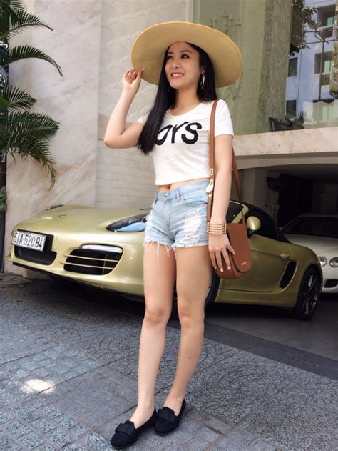 Sốt với vẻ xinh đẹp của chị ruột hot girl Huyền Baby