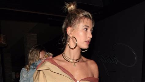 Hailey Baldwin Shows Off Gorgeous Body In White Bikini Hailey Baldwin Celebrity News And