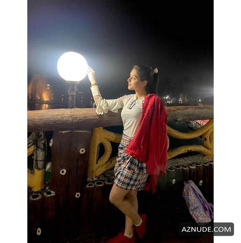 Mallika Singh Hot Sexy Bold Pics Collection AZNude