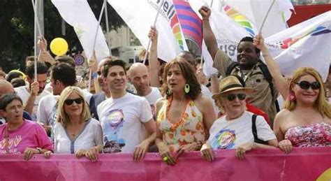 Gay Pride La Consigliera Pd Osceno Scontro Nel Partito Si Dimetta