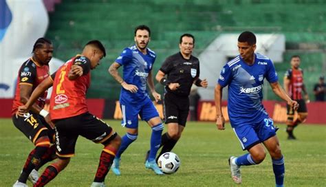 LigaPro Deportivo Cuenca recibe a un Emelec en construcción