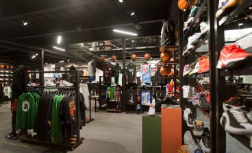 Контакты магазинов Streetball в Москве