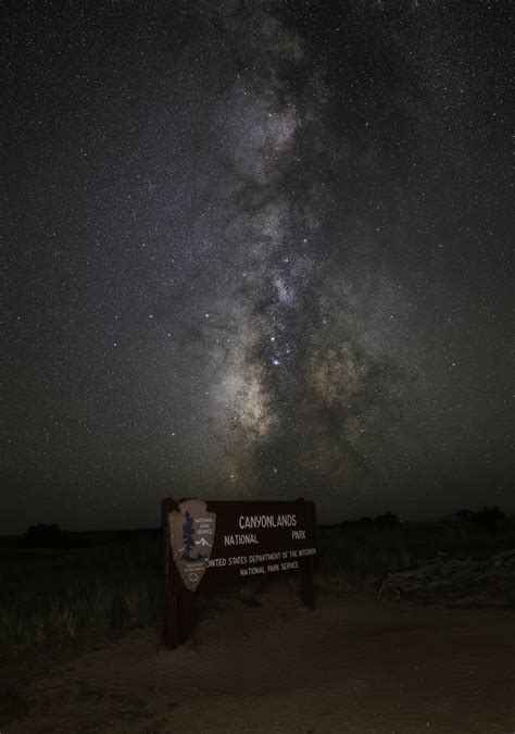 Milky Way setting over Canyonlands : LandscapeAstro