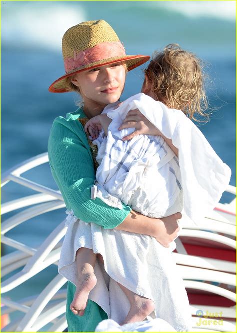 Full Sized Photo Of Hayden Panettiere Miami Beach Babe Hayden Panettiere Soaks Up The Sun