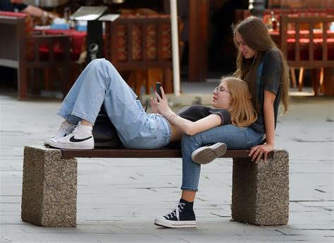 90 000 Free Cute Lesbian Lesbian Images Pixabay