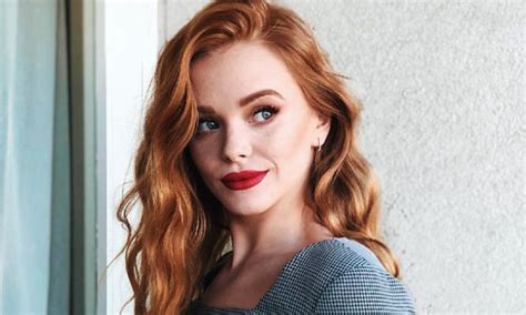 Abigail Cowen | New Bio, Boyfriend, Movies, Net Worth 2022