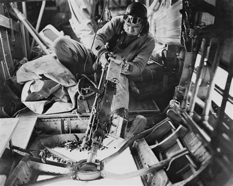 U.s. Army Air Force Gunner Operating Photograph by Everett - Pixels