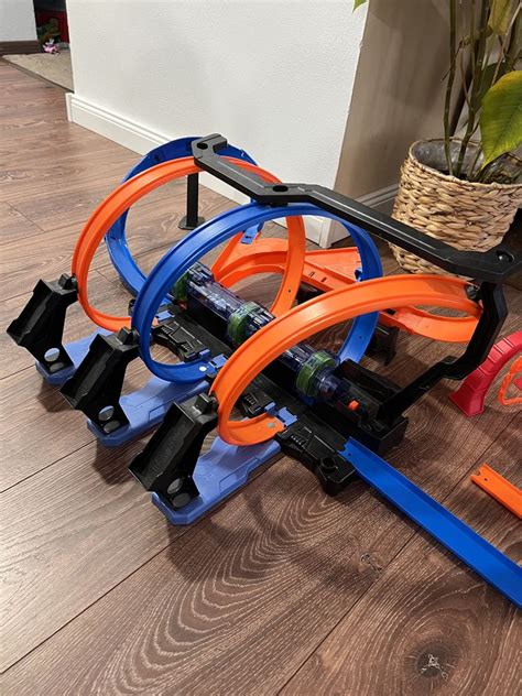 Pista Hot Wheels Action Track Lansator Dinozaur Medias OLX Ro