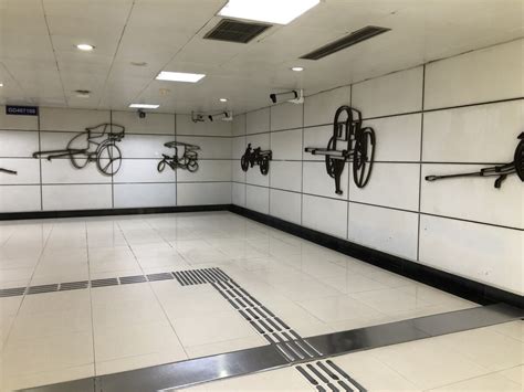 Street Art Shanghai Metro