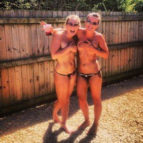 Bikini Muscle Blond Fun ポルノ写真