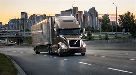 NUEVO Volvo Trucks North America Presenta Su Modelo De Transporte