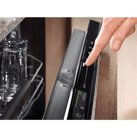 Electrolux EEG48300L vgradni pomivalni stroj – eSvet.com