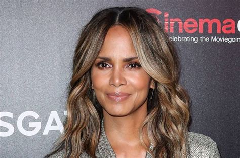 Can Afford It Halle Berry 56 Walks The Streets In An Unbuttoned
