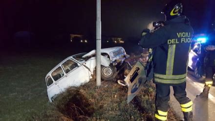 Feletto Ennesimo Incidente Stradale Sulla Una Renault Si