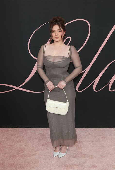 Starlet Arcade: Sexy Emma Kenney