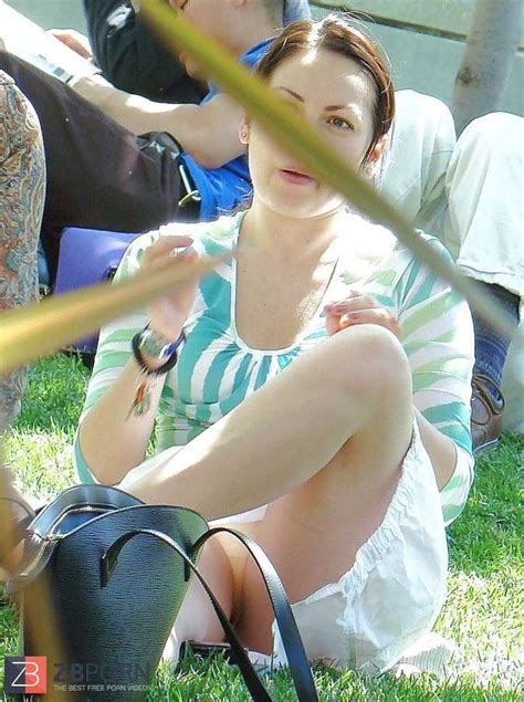 Upskirt And Embarrassing Nakedness ZB Porn