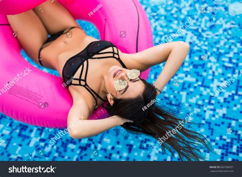 Sexy Woman Bikini Enjoying Summer Sun Stock Photo 660186031 Shutterstock