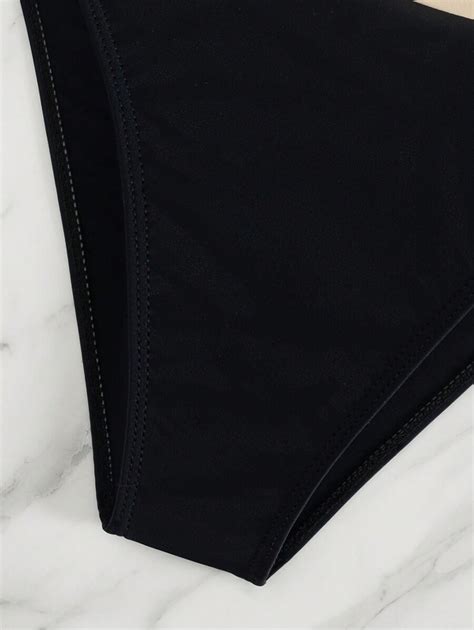 Women Color Blocked Padded Bra And Bikini Bottom Two Piece Swimsuit Suitable For Summer Beach