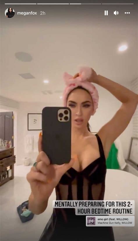 Megan Fox Posts Thirst Trap To End All Thirst Traps As News Her Divorce
