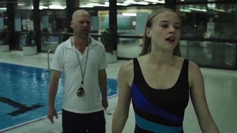 Naked Jeanne Goursaud in Mutter des Mörders