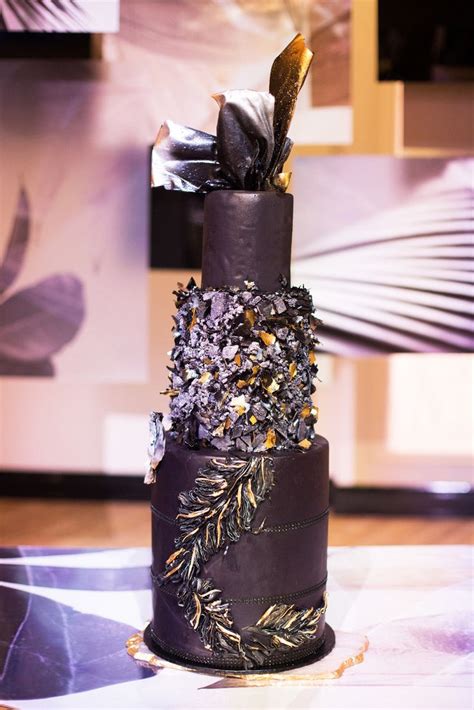 Статья — Черный и золото: свадьба с фееричным декором | Свадебные торты ...