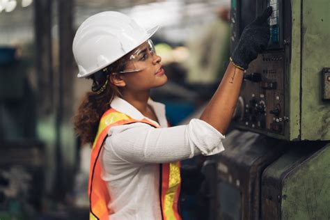 This article explains the best maintenance tips for guys with crew cuts 22