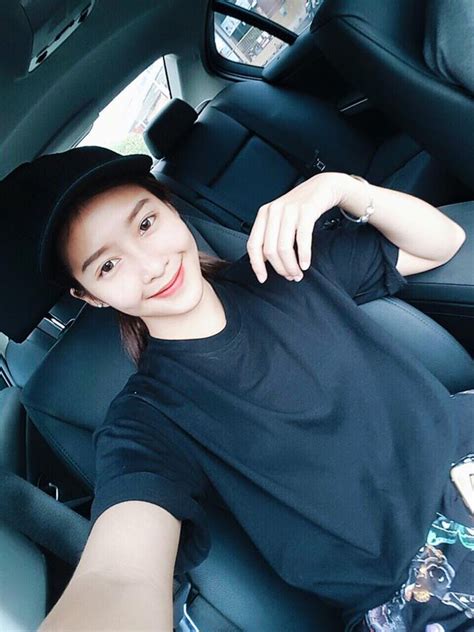 Những hot girl sở hữu nhan sắc vạn người mê khiến bạn không thể rời mắt