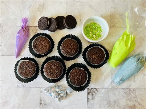 These Easy Witch Cupcakes Will Make Your Halloween Extra Spooky