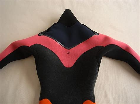 日曜日 ミッドレングスのツインフィン映像 男前キャップ在庫わずか サーフボードクオリティーハードコア Quality Hardcore Distributions