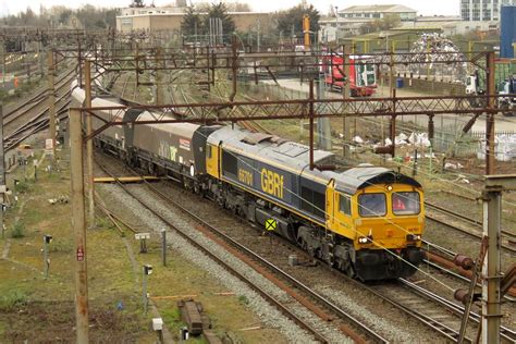 66701 Willesden Junction GB Railfreight Class 66 No 667 Flickr