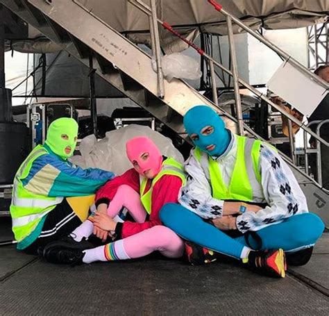 Russas Do Pussy Riot V M Ao Brasil Site Rg Moda Estilo Festa Beleza E Mais