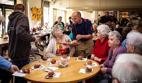 Oliebollen Voor Bewoners En Medewerkers Van Reyerheem RTV Ridderkerk