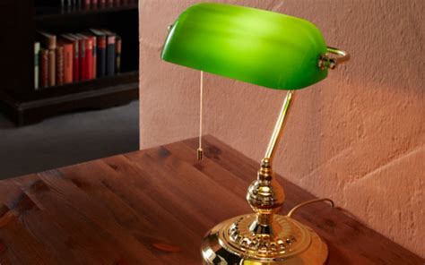 Feel The Antique Charm: 14 Popular Colors For Traditional Lamps & Room ...