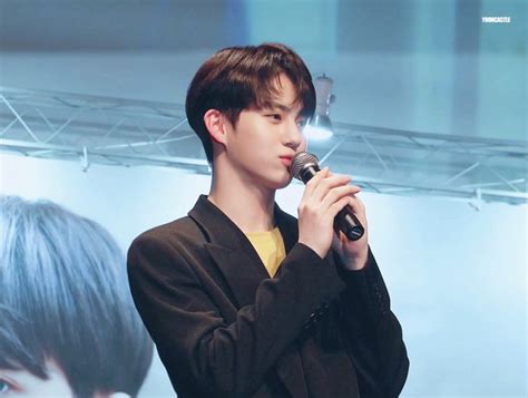 Pin on Hwang Yunseong | Woollim entertainment, Boy groups, Media