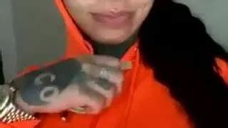 Latina Mini Perla Saca Enormes Tetas Xhamster