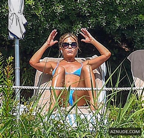 Jennifer Aniston Sexy Toned Bikini Body By The Pool In Portofino Aznude