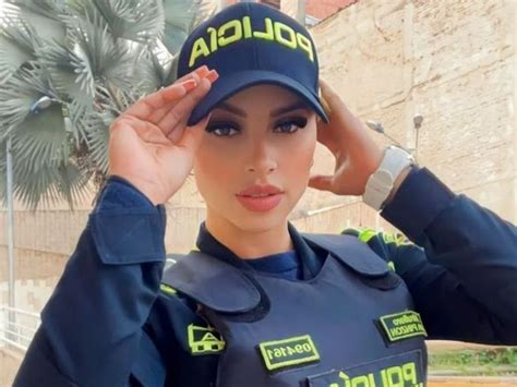 Female Police Officer From Colombia Goes Viral On Tiktok The Independent