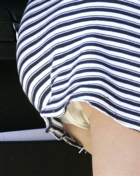 Lindsay Lohan Upskirt Paparazzi Pictures And Sexy Posing Porn Pictures XXX Photos Sex Images