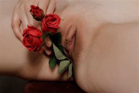 AMATEUR GIRL SexArt Red Queen Polly Yangs High 0084