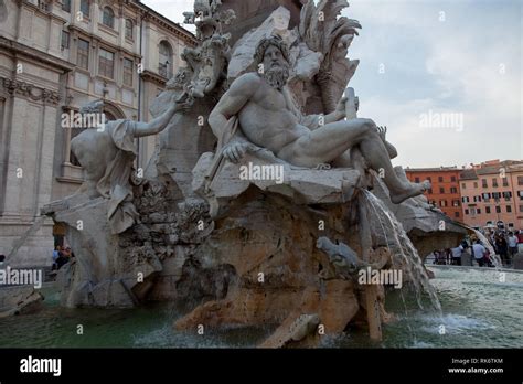 Fountain of Neptune in centre of Rome Stock Photo - Alamy