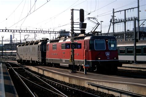 SBB Re4 4II and Re6 6 in Zürich HB June 1997 Thomas Eckhardt Flickr