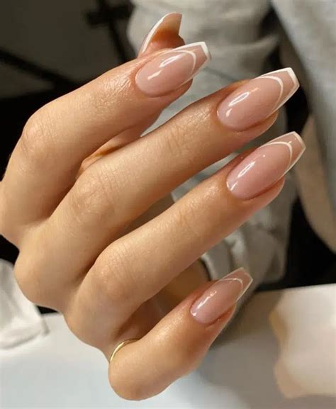 Ongles nude pour femme de 50 ans 15 idées rajeunissantes pour l été Deavita fr