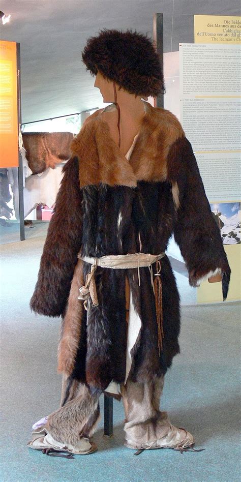 Archeoparc - Museum Ötzi Kleidung - Category:Ötzi - Wikimedia Commons ...