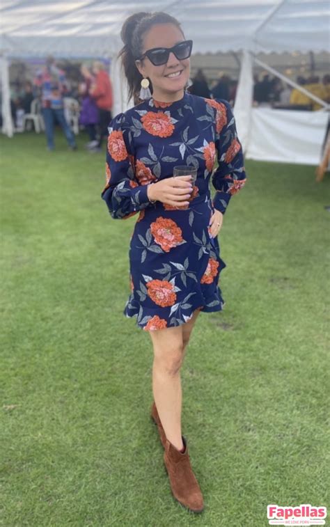 Laura Tobin Aka Lauratobinweather Nude Leaks Fapellas