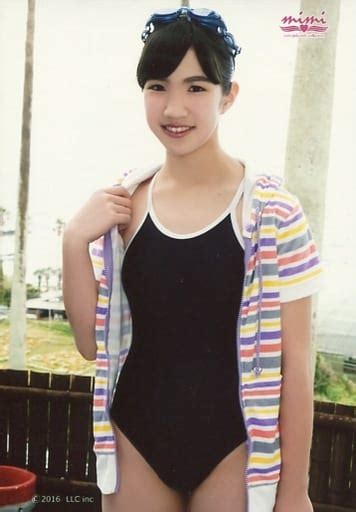 Official Photo Female Junior Idol MEY Kneecap Swimsuit Black