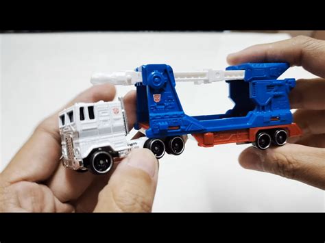 Hot Wheels Track Fleet Ultra Magnus In Hand Images Transformers News Tfw