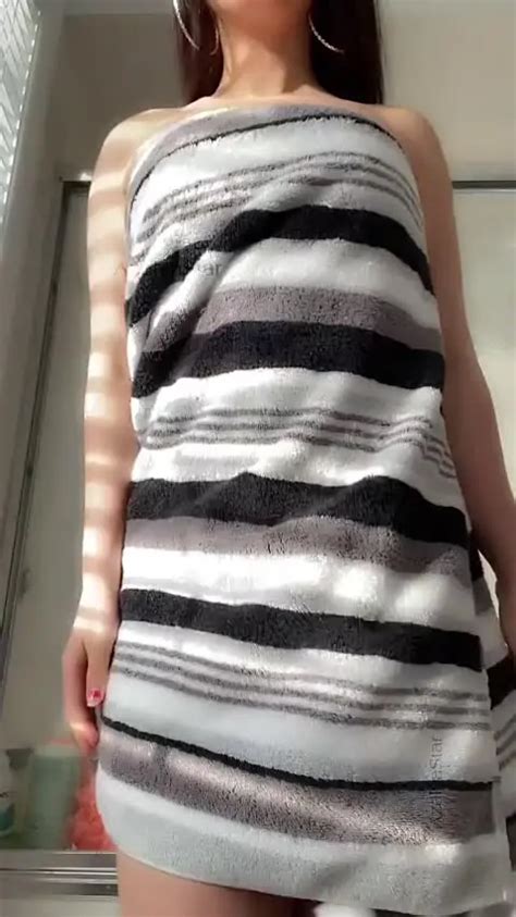 Oops Wanted To Show You My Naked Body Anyways Oc Scrolller