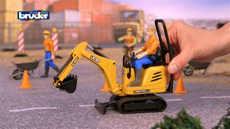 Bruder Toys JCB Micro Excavator 8010 CTS with Worker #62002 - YouTube