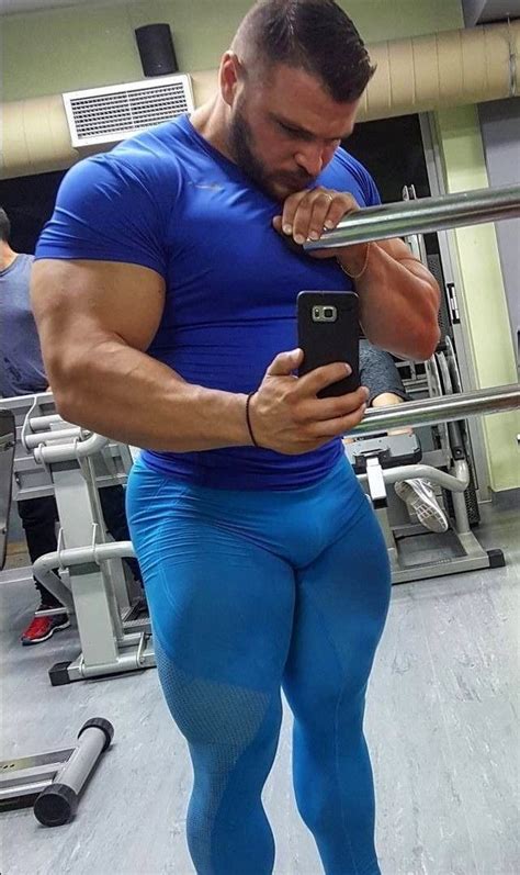 Pin De Musclelover Gay En Abest Consejos De Moda Masculina Hombres Guapos Hombres Robustos