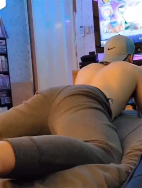 I Find This So Hot His Naked Top Half His Big Tumbex